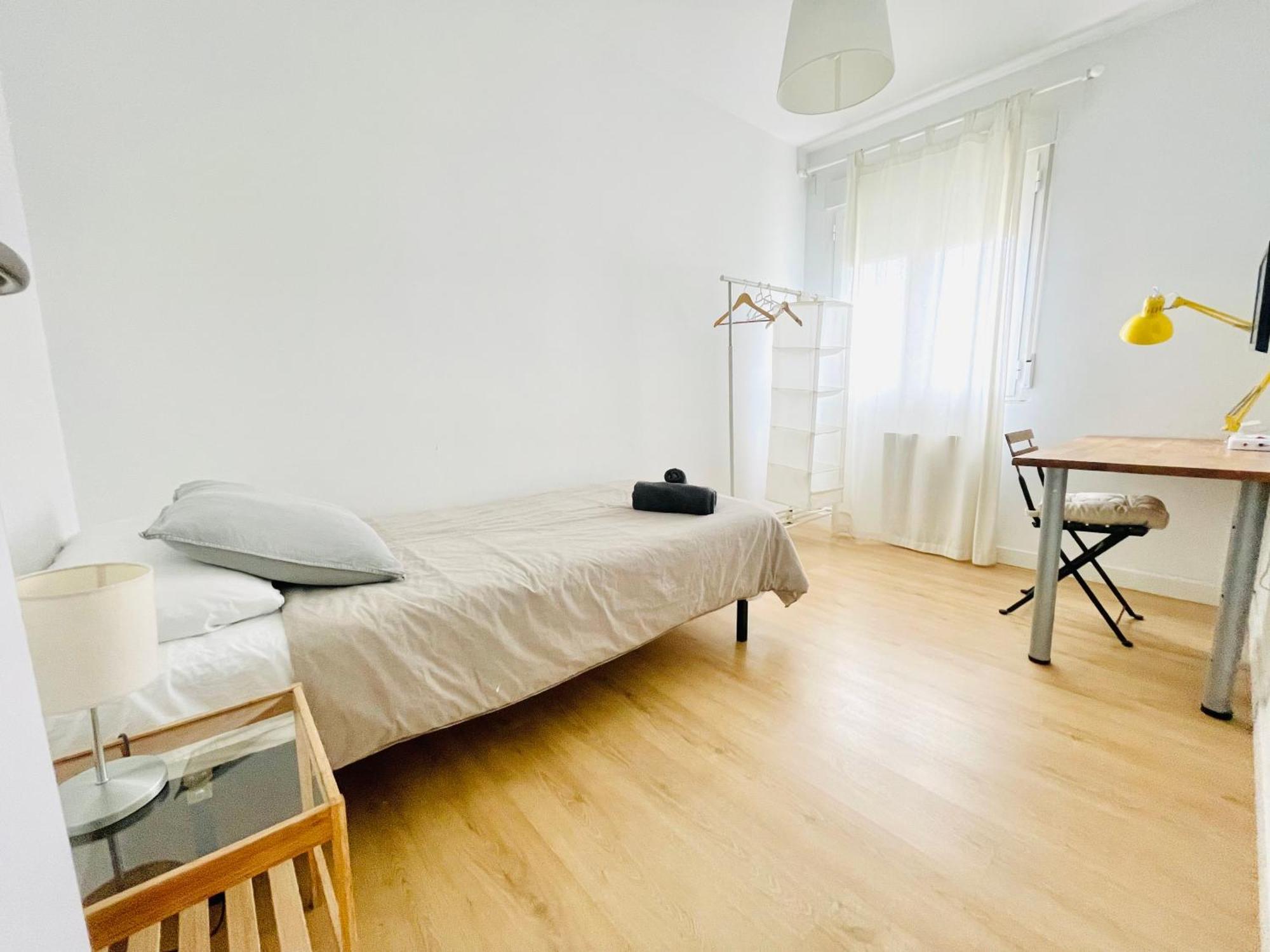 Piso Acogedor Y Tranquilo - Junto A Ifema Y Aerop. Apartamento Madrid